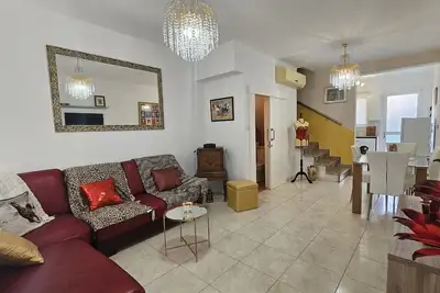 Image de 27 Nic - Stay Alex's House