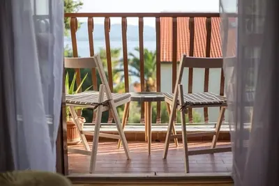 Image de Appartement de deux chambres avec le balcon et la vue sur le mer Bol, Brac (A-21411-a)