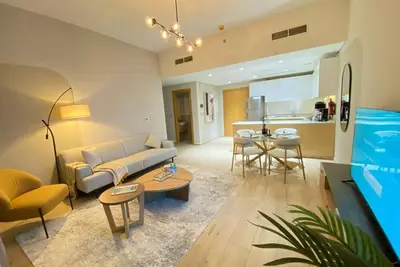 Two-Bedroom Apartment with Prime Metro Access