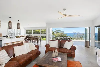 Image de Stunning ocean views and pool
