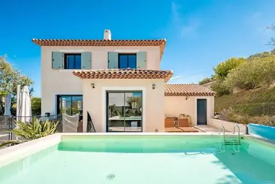 Image de Charmante villa de 110m2 avec piscine 20' de la mer au calme