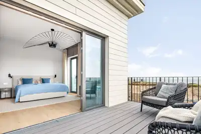 Image de Penthouse Suite with Sea View, Balcony, and Fireplace
