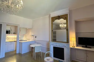 Image de Appartement Art Déco rénové avec balcon et animaux admis à Aix-les-Bains
