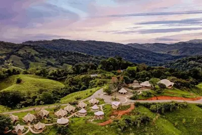 Image de Eco Luxe Glamping Nest #12 - King Bed at Holos