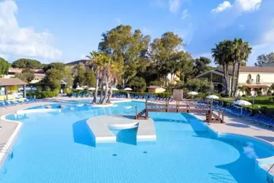 Image de Bel appartement pour 4 personnes avec Wifi, piscine, climatisation, Tv, animaux admis et parking
