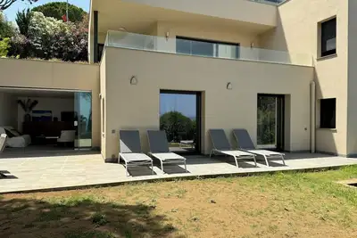Image de Charmant appartement en rez-de-jardin avec vue sur la mer - Begur, Costa Brava