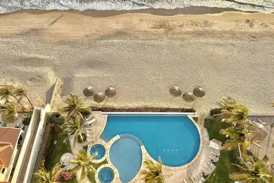 Image de Spectacular view\/sea\/beachfront by PartnerHost