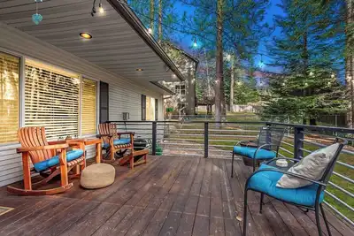 Image de New Listing! Minutes to Marina & Beach | 8 Miles to Cda | Great Outdoor Space