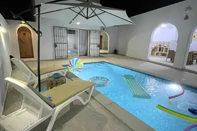 Image de Villa Noussa avec piscine proche de la mer