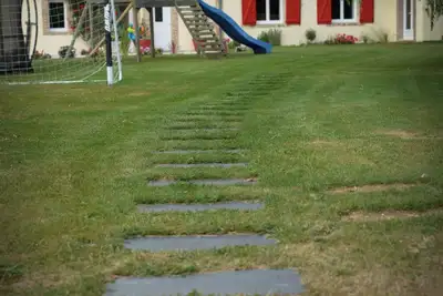 Image de La longère aux volets rouges