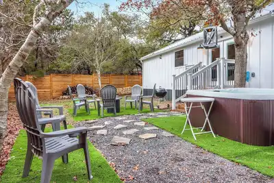 Image de Little White House of Wimberley I River access