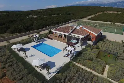 Image de Villa Melody with tennis court