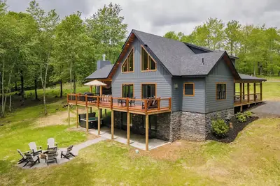 Image de New! Peaceful, Dog Friendly, Deep Creek Home!