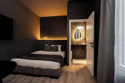 Image de Industrial-Chic Renovated Studio