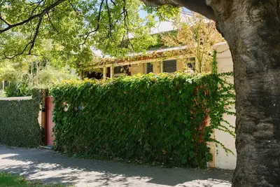 Image de Entire Luxury Character Home - Cbd