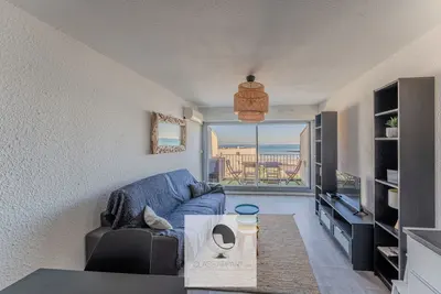 Image de Appartement première ligne avec vue face à la mer et parking