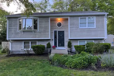 Image de Tranquil 3-bedroom Narragansett home - beach passes included! !