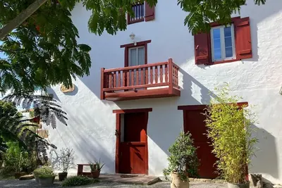 Image de Appartement au calme, au pied de la Rhune avec jolis extérieurs