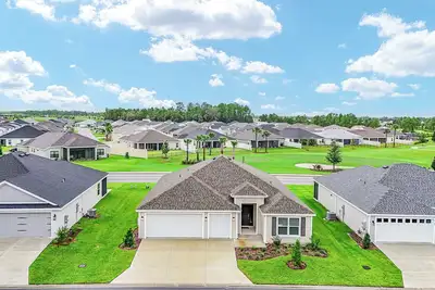 Image de Charming 3 Br/2 Ba house near Eastport area of The Villages & golf course view.