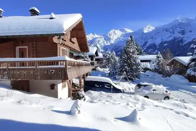 Image de Chalet Savoyard avec jardin en front de neige