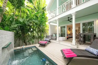 Image de Coconut Cottage- Island Vibes & Cozy Stays W/ Pool & Parking - Old Town Key West