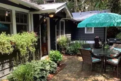 Image de Highlands Lakefront Home 2 minutes from downtown!