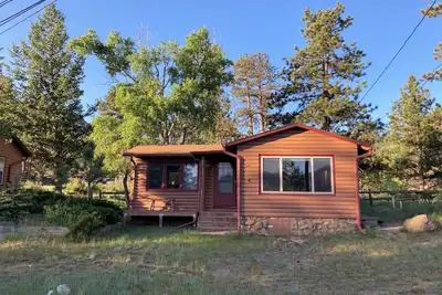 Image de Fresh Remodeled Cabin, perfect location near Rmnp & downtown Estes Park Colorado