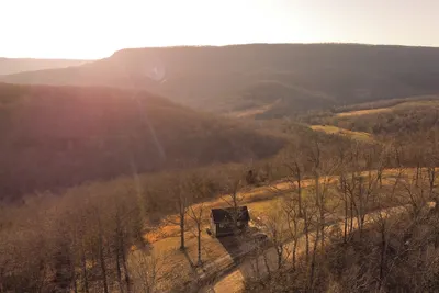 Image de Secluded Spa Cabin: Hot Tub, Sauna, Cold Plunge
