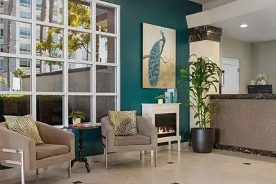Image de Charming resort in lovely Anaheim 2 mil from Disneyland w\/WiFi, fitness room, Ac