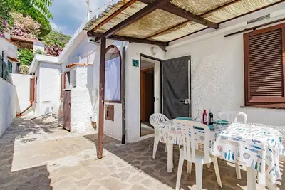 Image de The Myrtle - Villa Bouganville