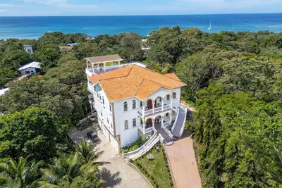 Image de Casa Bella, West Bay. Enjoy Ocean views, private pool & waterfall. 10 Beds/7Bath