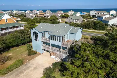 Image de Ocean Views-Dog Friendly- Private Pool - Hot Tub - 2 Minute Walk To Beach