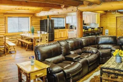 Image de River Lodge Family Cabin - Unwind by nature's beauty!