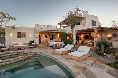 Image de Authentic Mexican Villa! Private Pool, Beach Club Access, Gated, Ocean Views
