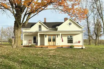 Image de The Old Fashioned Farmhouse- Kentucky Bourbon Trail 3 bed 2 bath Farm Getaway