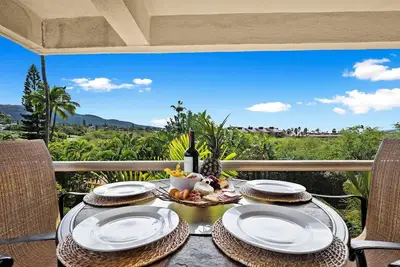 Image de Top One Percent Home with King Bed Just Steps to Beach