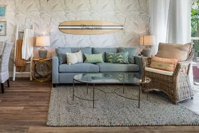 Image de Top 5% Home, Walk to Beach, Dining & Shops. Pool and Ac