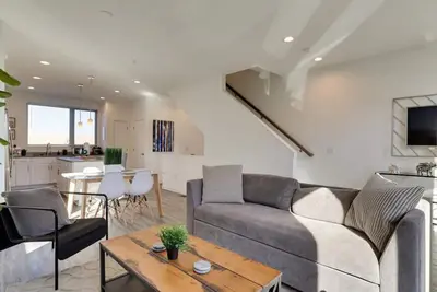 Image de 2022 Charming 3-bedroom townhome with Ac, fitness room in fabulous Philadelphia