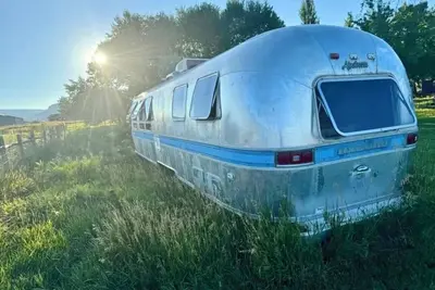 Image de Vintage 1985 Excella Airstream at Arcady Ridge Ranch in Dubois, Wyoming +Wifi/Ac