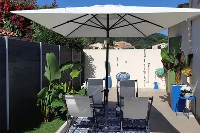 Image de Maison avec piscine dans village entre Cannes et Grasse sur la route du mimosa