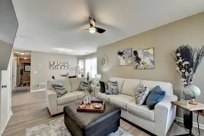 Image de Stylish 3bed/2bath Home Steps from Mercedes Benz Stadium