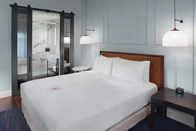 Image de 3 Relaxing Units, Mono Queen at Axiom Hotel, Pets Allowed, Parking