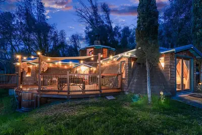 Image de New Listing- Hobbit House @ Yosemite w/spa/firepit/unique