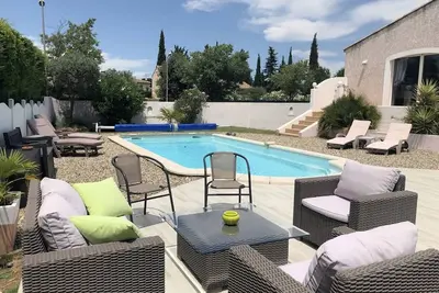 Image de Villa de vacances climatisée à Salon-de-Provence, avec piscine privée.