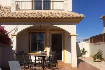 Image de Maison de vacances \"Relax Inn\" avec vue sur la mer, piscine partagée et Wi-Fi.