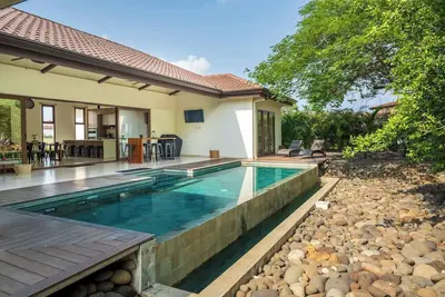 Image de La Perla – Cozy Villa with Pool - 3 Bedrooms - Sleeps 10