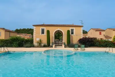 Image de Villa climatisée avec piscine à Vaison-la-Romaine, au cœur de la Provence