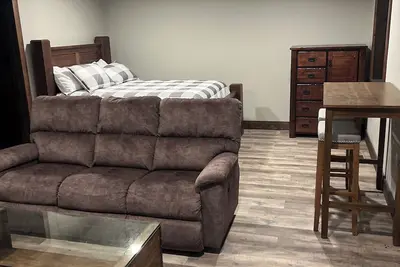 Image de Charming 2-bedroom cabin located just outside Kearney, Nebraska…