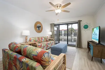 Image de Gulf views from the screened lanai and a chic coastal vibe throughout. - Pointe Santo D24