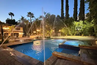 Image de Stunning Pool Resort in Calabasas! 5BDs & 4BAs